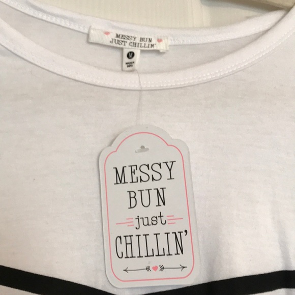 Women’s tee - Picture 2 of 3